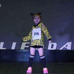 爱是萌萌哒舞蹈视频,揭秘“爱是萌萌哒”舞蹈视频的魅力瞬间