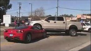 豪车车祸视频,瞬间失控，惊心动魄一幕