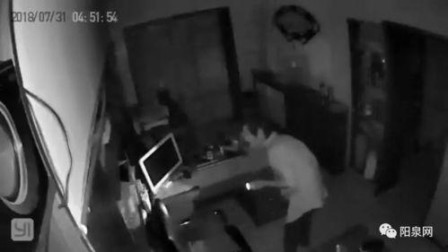 小偷入室盗窃视频,入室盗窃瞬间，警方追踪破案全过程